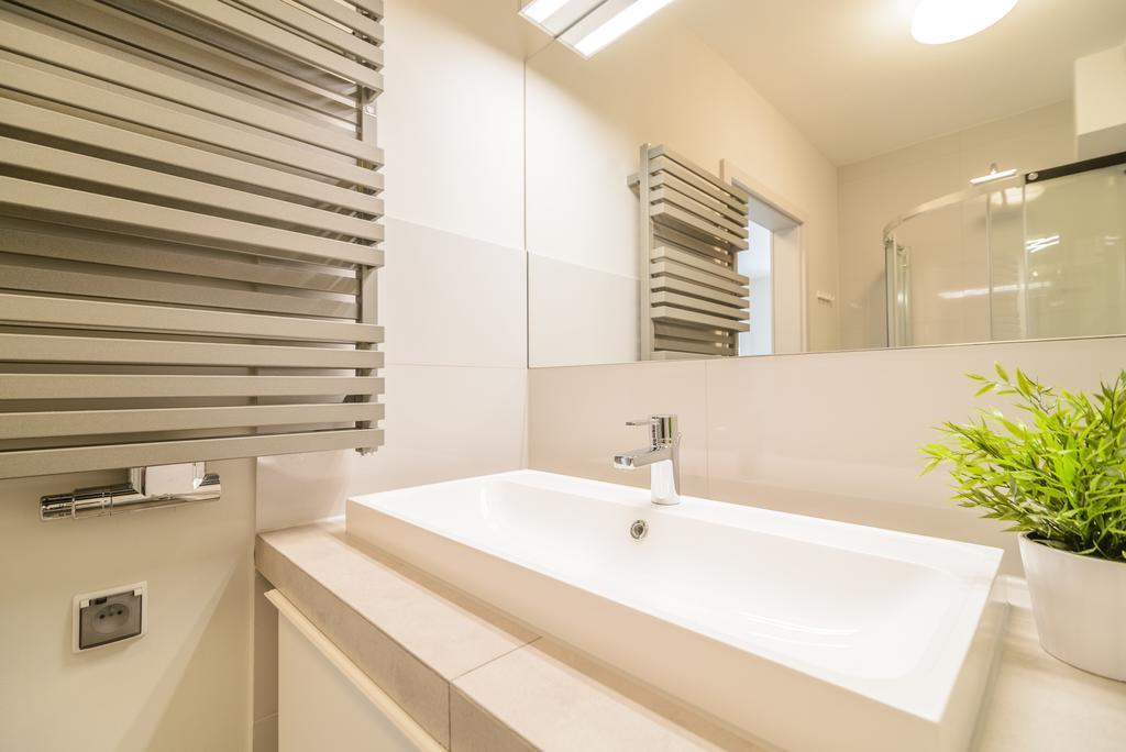 Na Grobli 16A Appartement Wrocław Buitenkant foto
