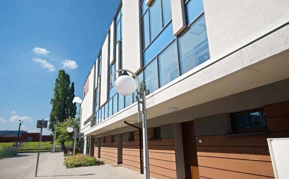 Na Grobli 16A Appartement Wrocław Buitenkant foto